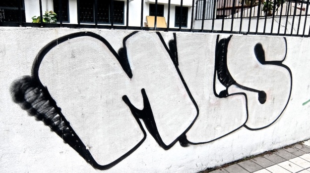 graffiti_KL_letters